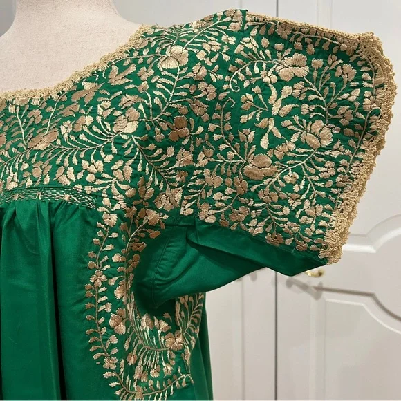 San Antonino Maxi Dress,Oaxaca Mexican dress.Hand Embroidered with Silk threads. - Picture 4 of 9